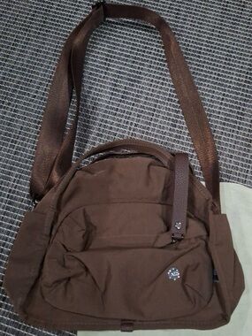 Crossbody Bag Brown Nylon Multiple Pockets on outside NEW 4 pockets